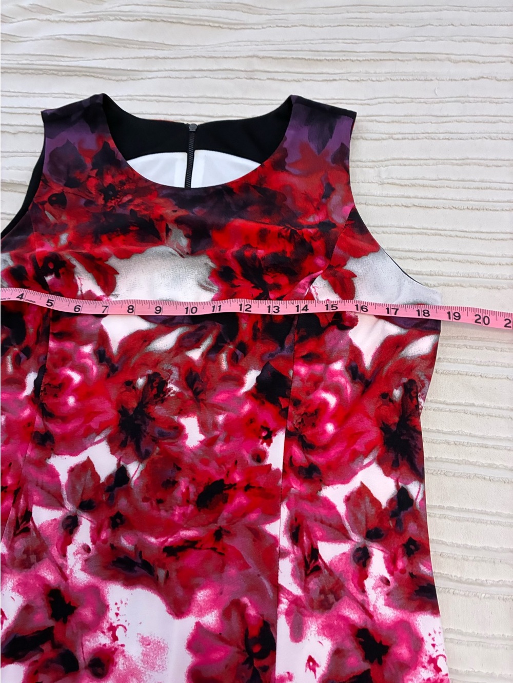 Joseph Ribkoff dress! Size 14 Sleeveless Floral Shift Dress in Red & Pink - Picture 5 of 7
